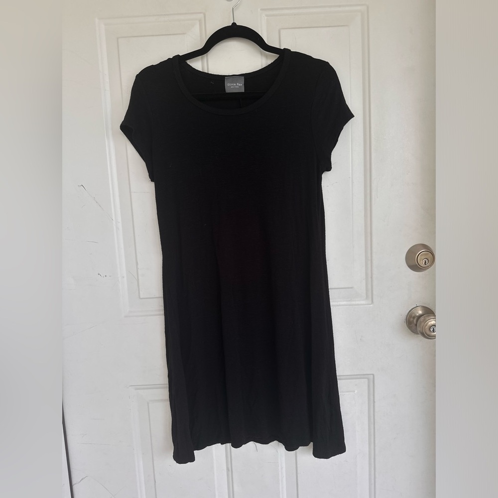 Olivia Rae black flowy T-shirt dress Size M